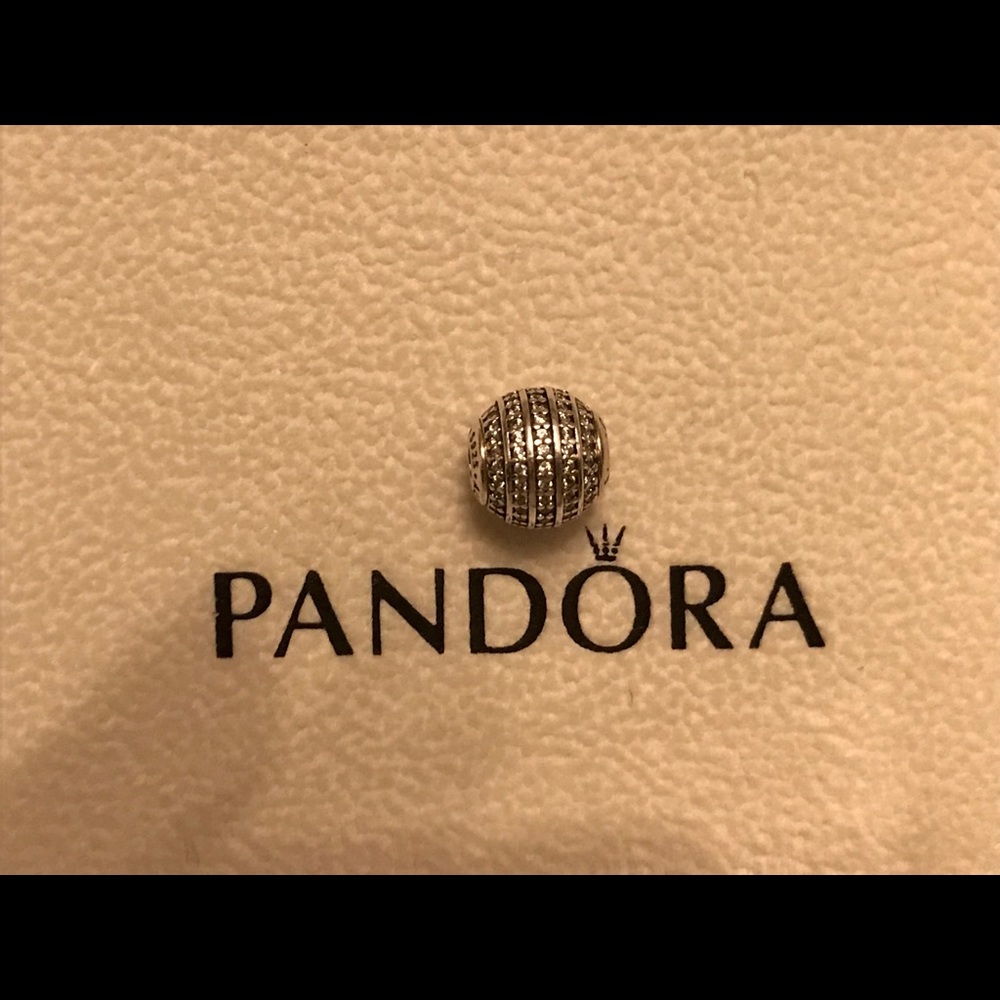 Authentic PANDORA Essence charm. Clear CZ